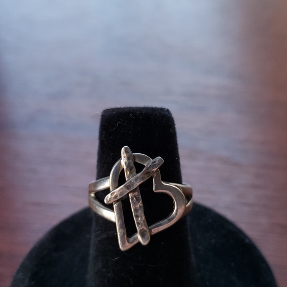 Sterling 925 silver handcrafted heart/cross ring - Picture 2 of 4